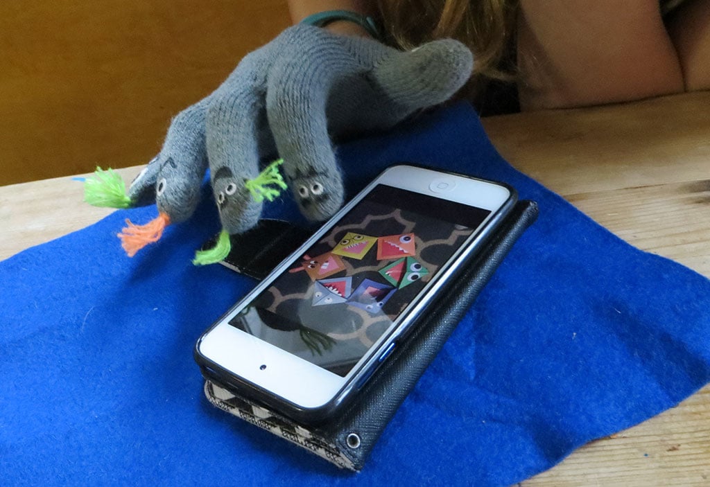 Make Your Own DIY Touch ScreenFriendly Gloves