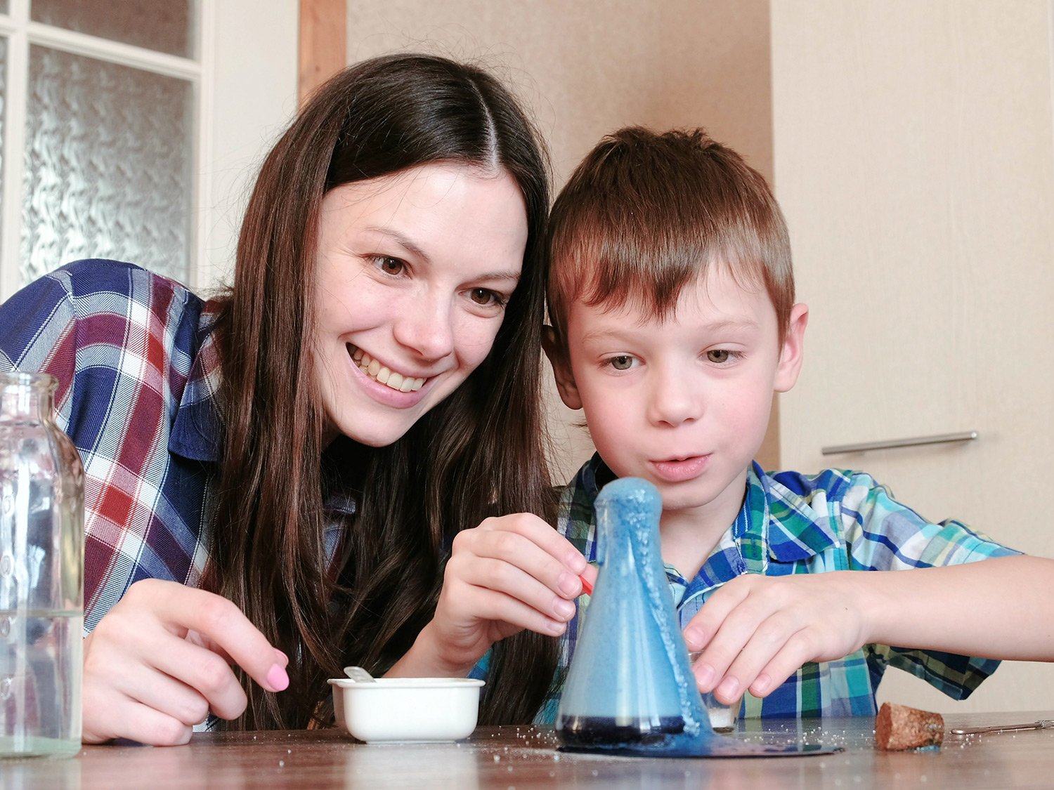 At-Home Science Experiments: Elephant's Toothpaste | Scholastic ...