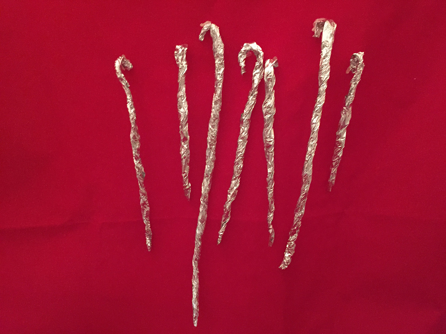 10 Ways to Use Tinfoil and Tinsel for the Holidays Scholastic